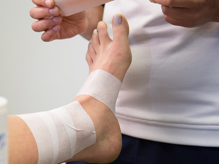 Fixation Dressing Tapes